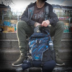 Virtue Wildcard Backpack / Graphic Svart